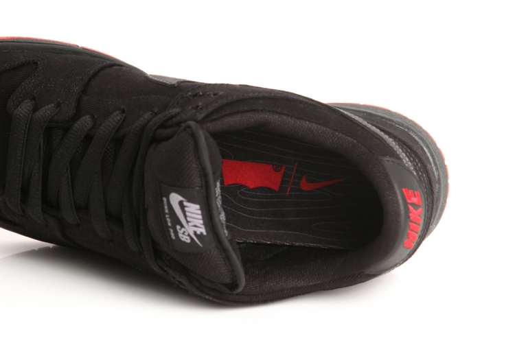 Levi’s x Nike SB Dunk Low ‘Black’ at DQM