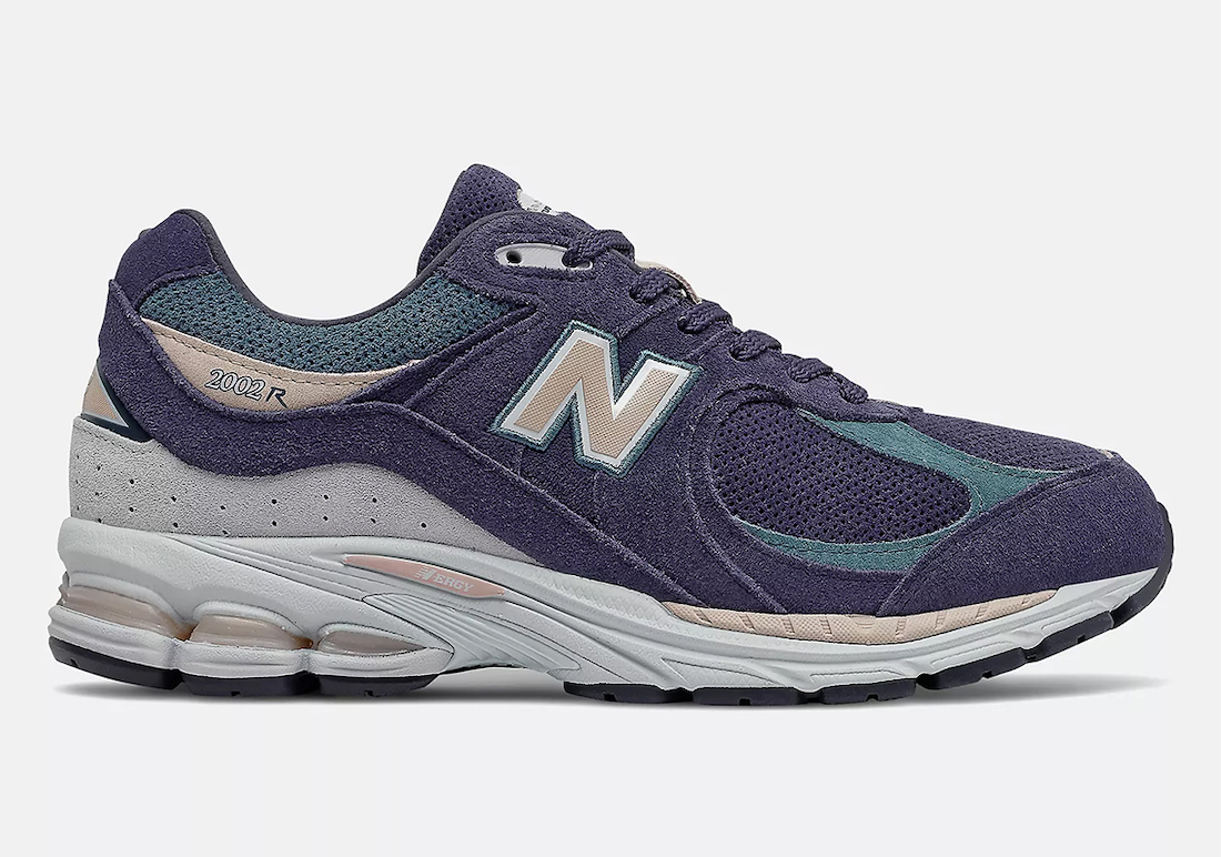 New Balance 2002R Releases in ‘Night Tide’