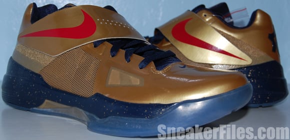 Video: Nike KD 4 (IV) Gold Medal