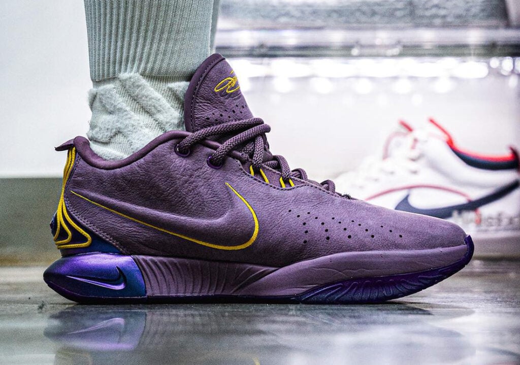 Nike LeBron 21 Violet Dust FV2345-500 On-Feet