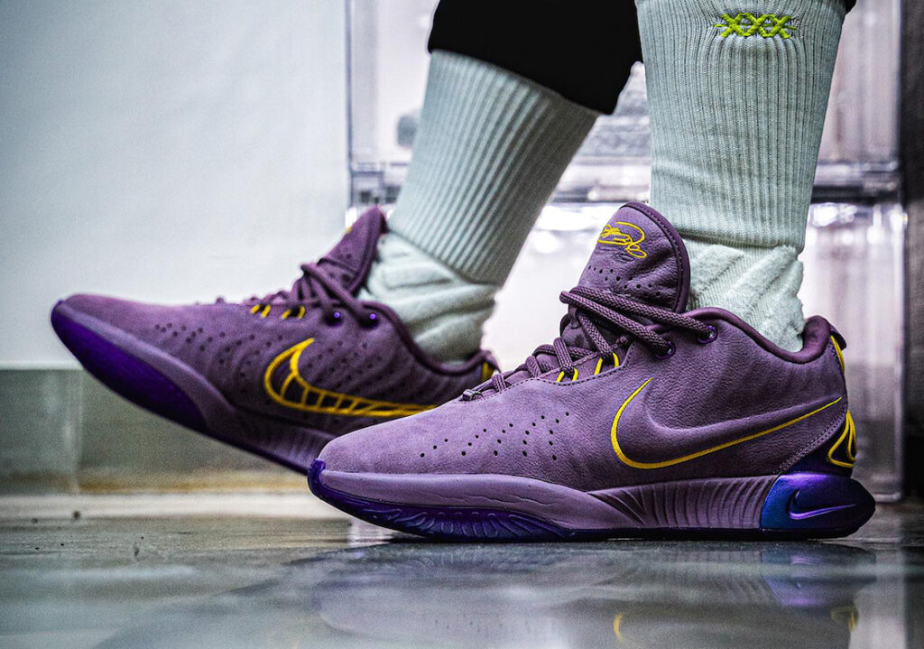 Nike LeBron 21 Violet Dust FV2345-500 On-Feet