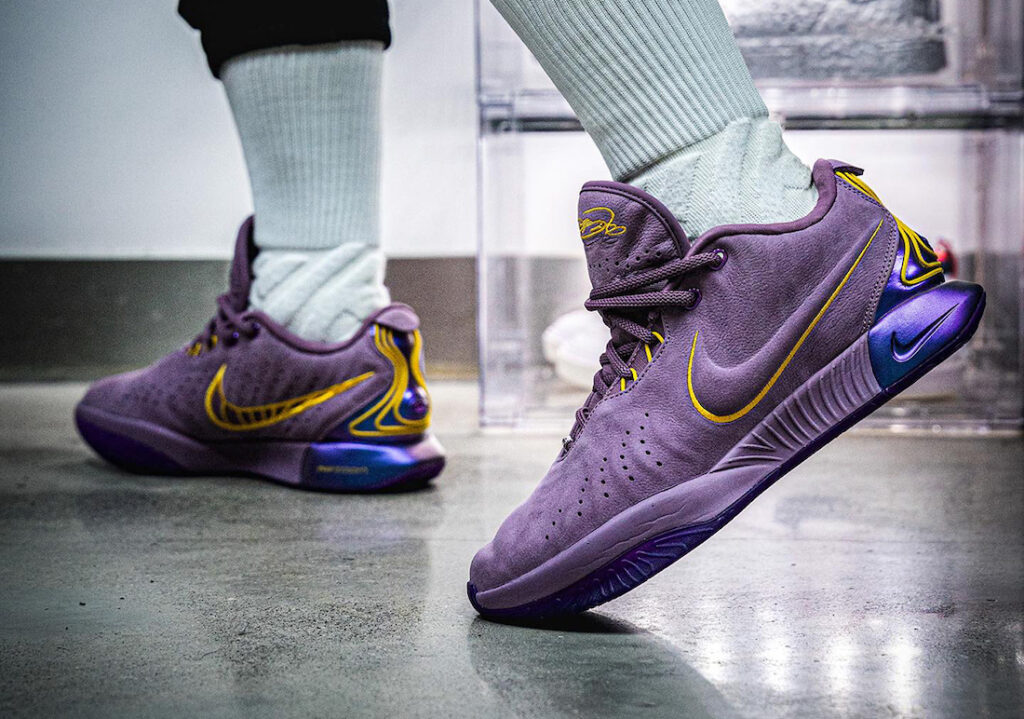 Nike LeBron 21 Violet Dust FV2345-500 On-Feet