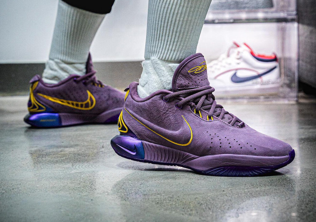 Nike LeBron 21 Violet Dust FV2345-500 On-Feet