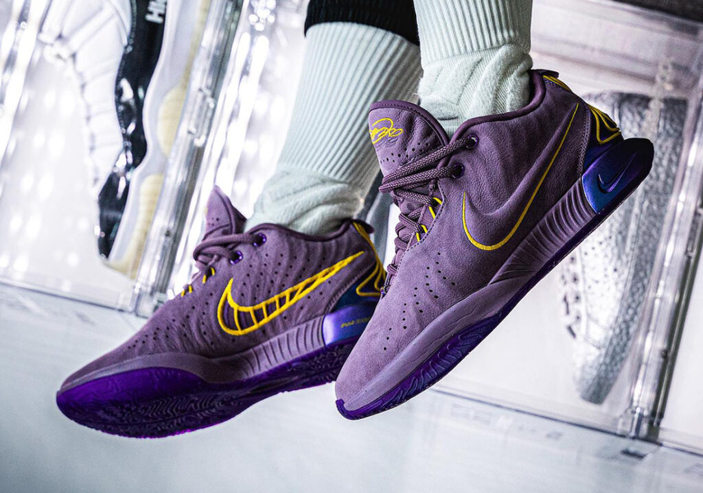 Nike LeBron 21 Violet Dust FV2345-500 On-Feet